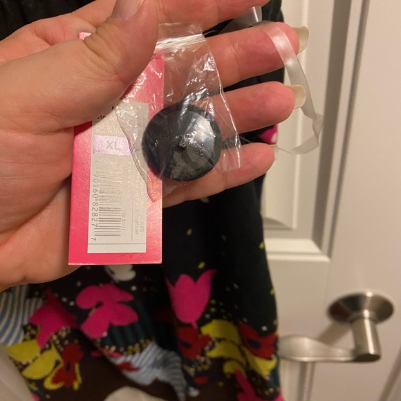 NWT Xhilaration XL Top Black Floral Juniors Tank Style Shirt Knit Material X Lg - Picture 4 of 9